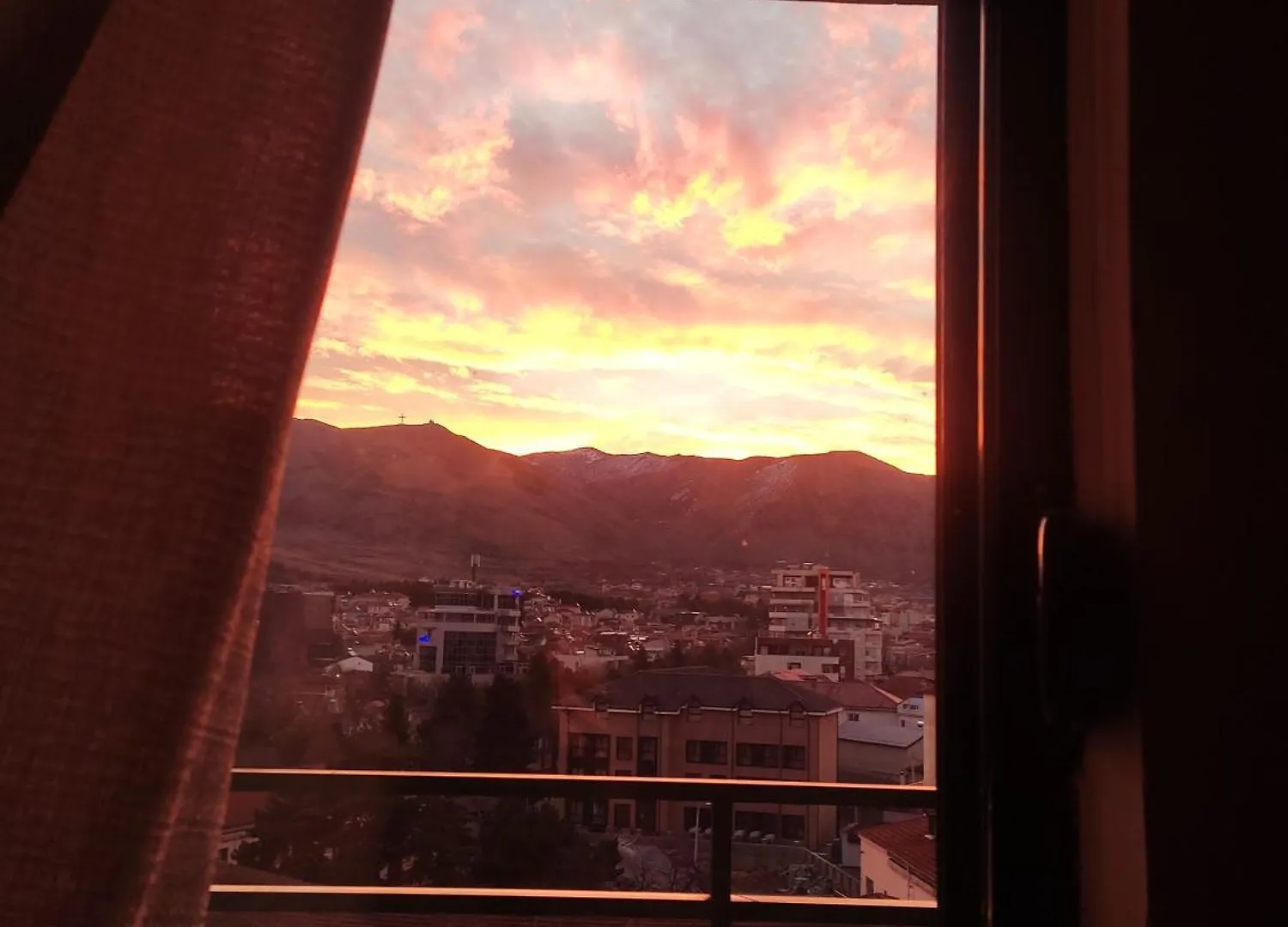 Appartement Golden Horizon Suite Korce